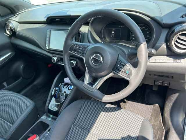 NISSAN KIX 2021