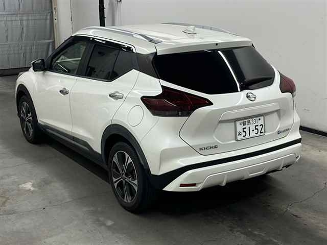 NISSAN KIX 2021
