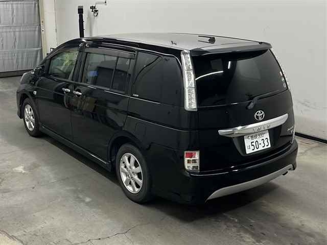 TOYOTA ISIS 2013