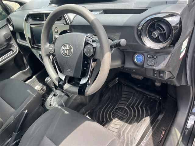 TOYOTA AQUA 2021