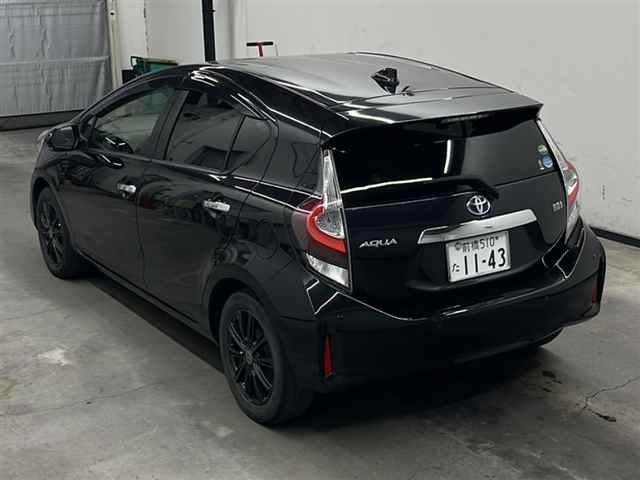 TOYOTA AQUA 2021