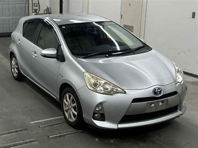 TOYOTA AQUA 2013