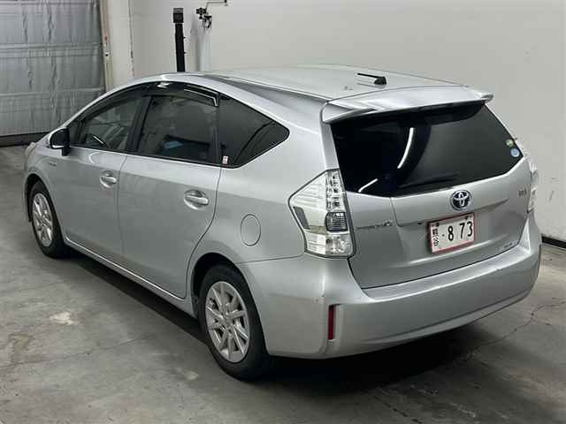 TOYOTA PRIUS ALPHA 2013