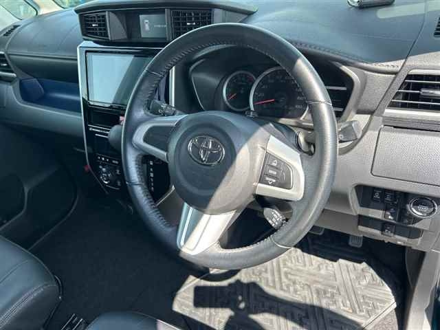 TOYOTA ROOMY 2019