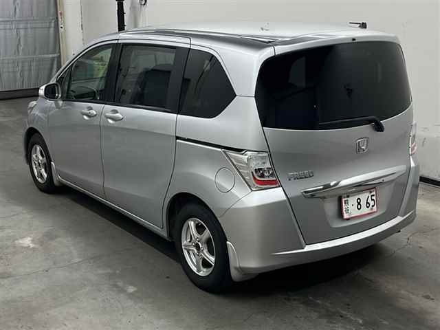 HONDA FREED 2013
