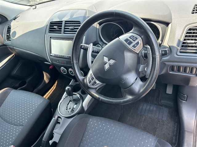 MITSUBISHI RVR 2011