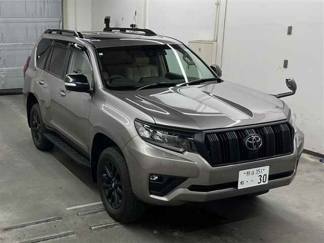 TOYOTA LAND CRUISER PRADO 2023