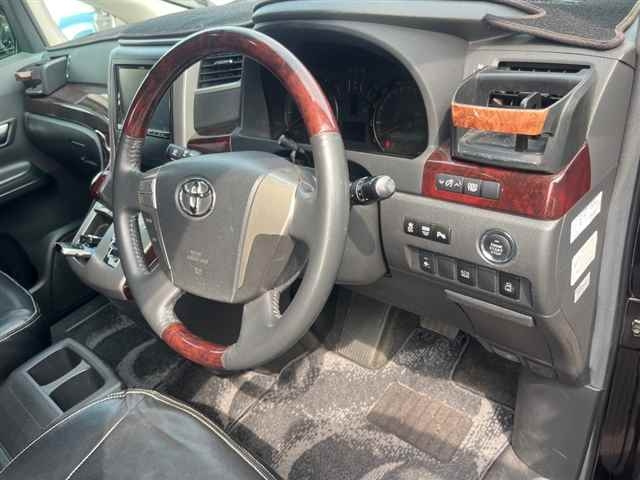 TOYOTA VELLFIRE 2012