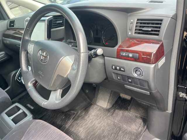 TOYOTA VELLFIRE 2013