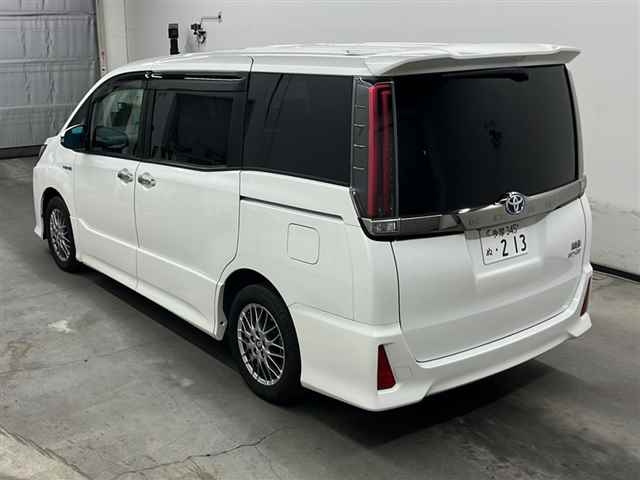 TOYOTA NOAH 2018