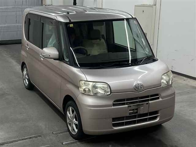 DAIHATSU TANTO 2010