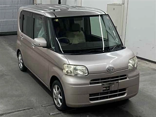 DAIHATSU TANTO 2010