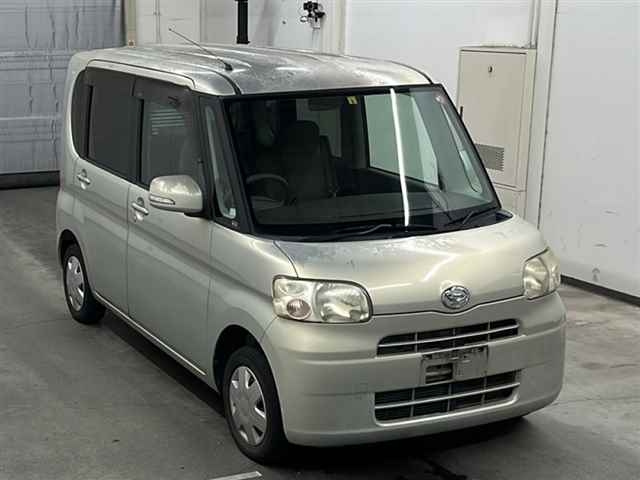 DAIHATSU TANTO 2010