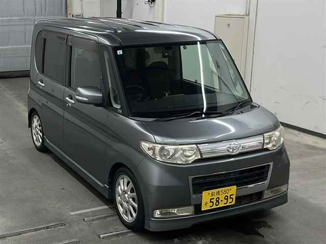 DAIHATSU TANTO 2009
