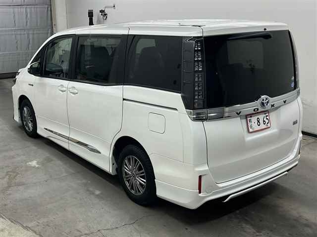 TOYOTA VOXY 2014