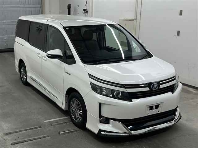 TOYOTA VOXY 2014