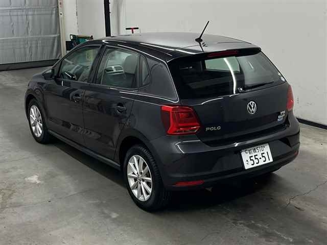 VOLKSWAGEN POLO 2015