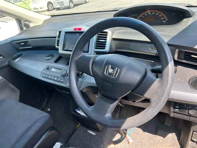 HONDA FREED 2009