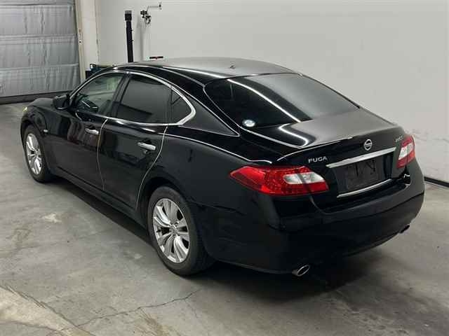 NISSAN FUGA 2011