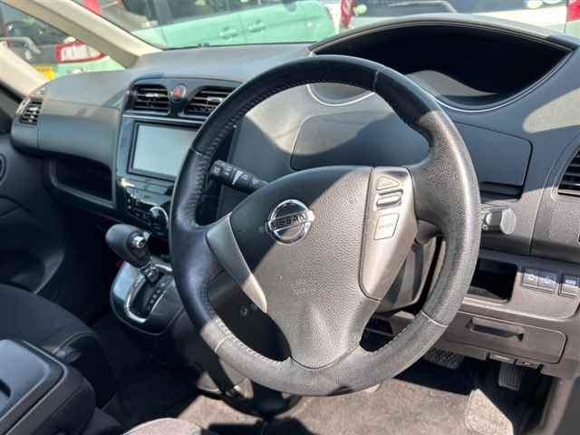 NISSAN SERENA 2012