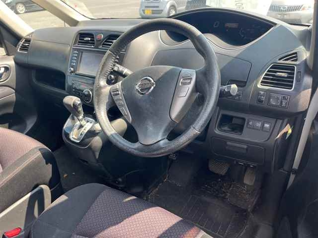 NISSAN SERENA 2011