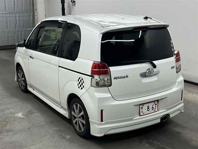 TOYOTA SPADE 2014