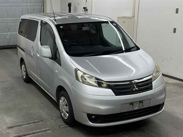 MITSUBISHI DELICA D3 2012