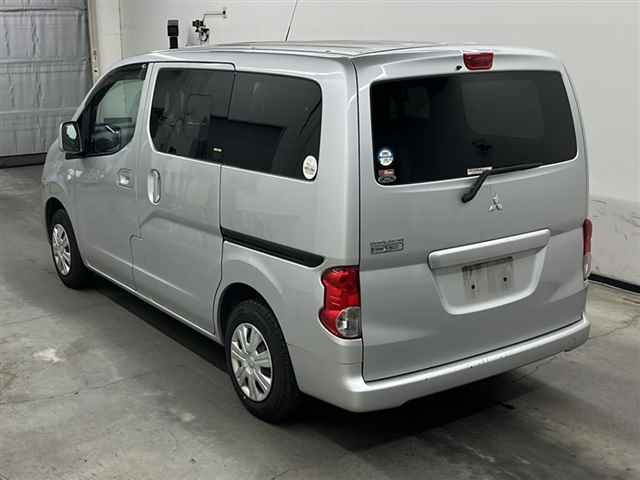 MITSUBISHI DELICA D3 2012
