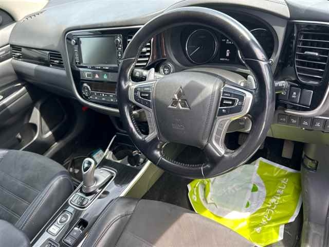 MITSUBISHI OUTLANDER PHEV 2017