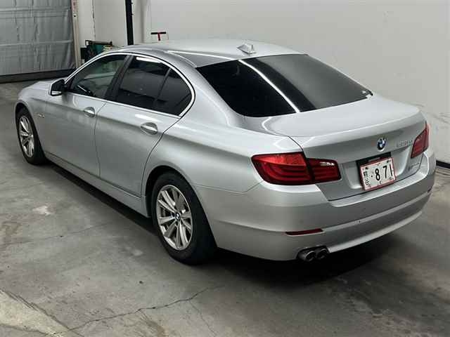 BMW 5 SERIES 2013