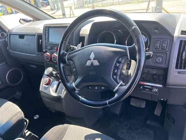 MITSUBISHI DELICA D5 2008