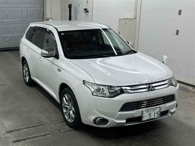 MITSUBISHI OUTLANDER PHEV 2015