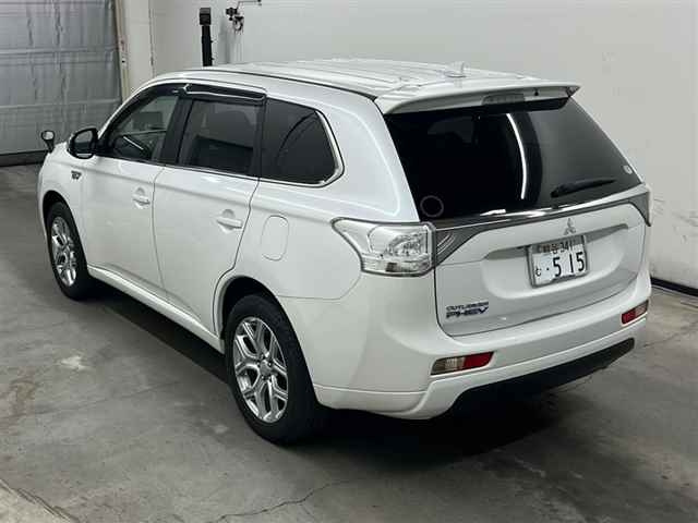 MITSUBISHI OUTLANDER PHEV 2015