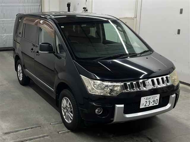 MITSUBISHI DELICA D5 2009