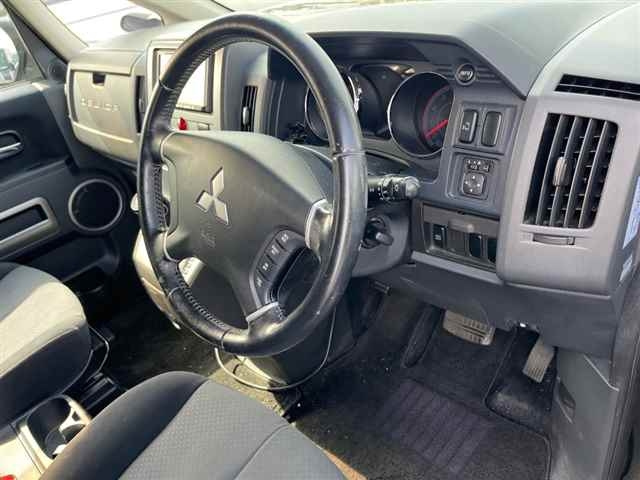 MITSUBISHI DELICA D5 2009