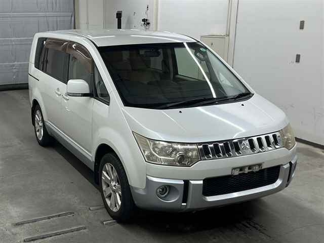 MITSUBISHI DELICA D5 2012