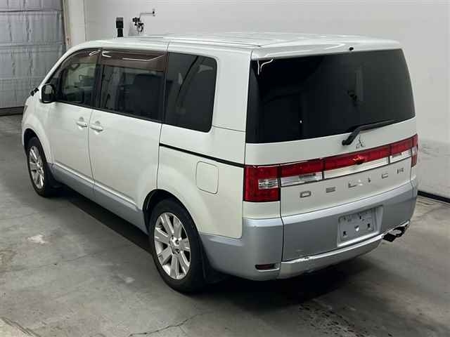 MITSUBISHI DELICA D5 2012