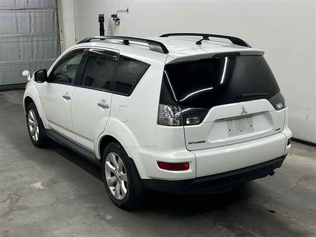 MITSUBISHI OUTLANDER 2010