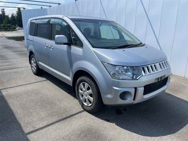 MITSUBISHI DELICA D5 2016
