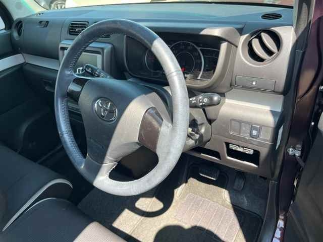 TOYOTA PIXIS SPACE 2014