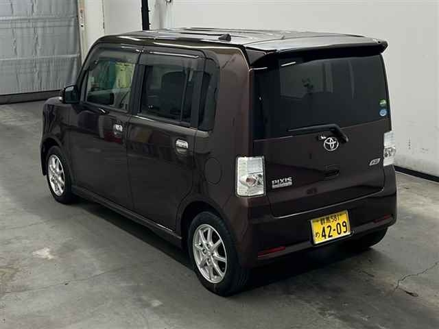 TOYOTA PIXIS SPACE 2014