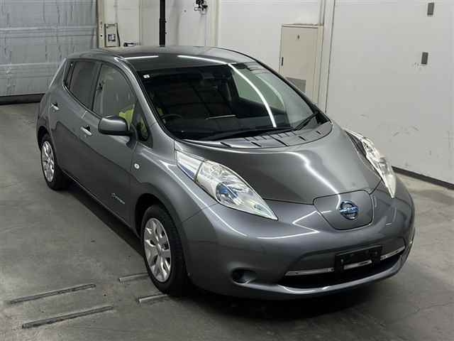NISSAN LEAF 2015