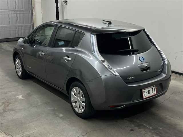 NISSAN LEAF 2015