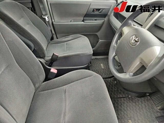 TOYOTA VOXY 2008