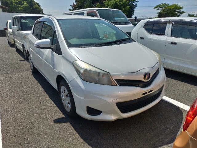 TOYOTA VITZ 2012