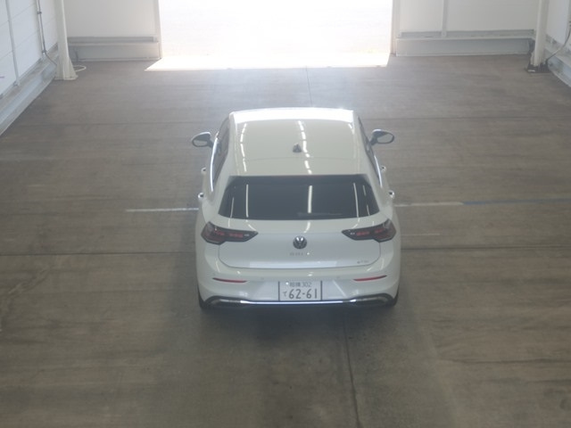 VOLKSWAGEN GOLF 2024