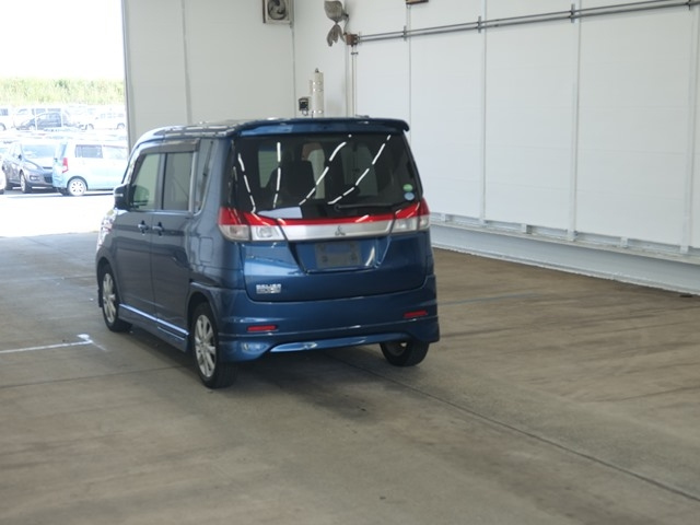 MITSUBISHI DELICA D2 2013