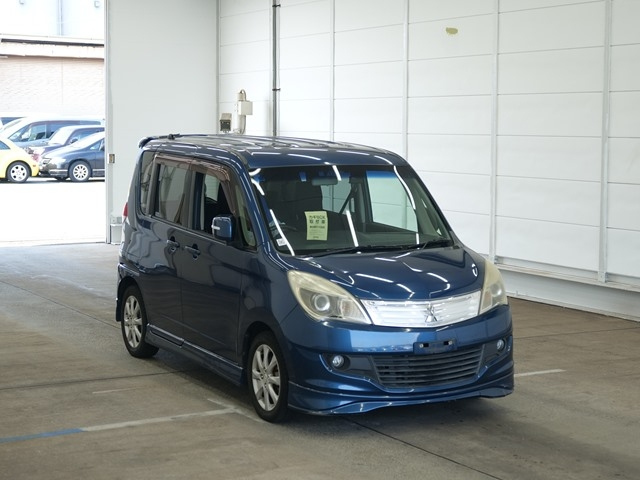 MITSUBISHI DELICA D2 2013