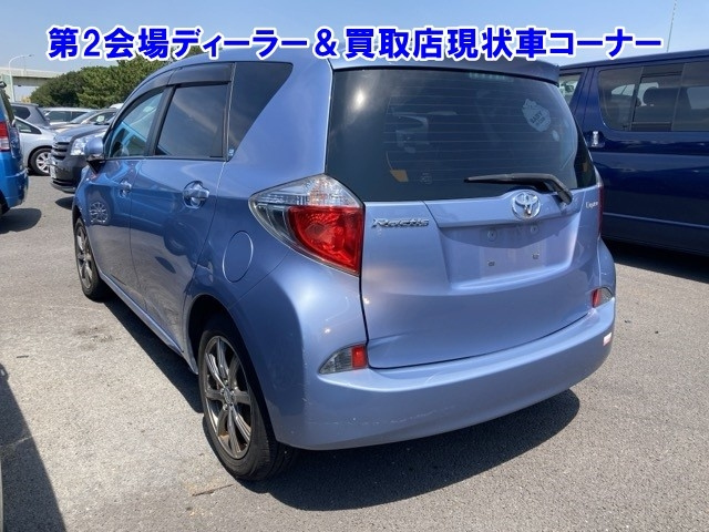 TOYOTA RACTIS 2011