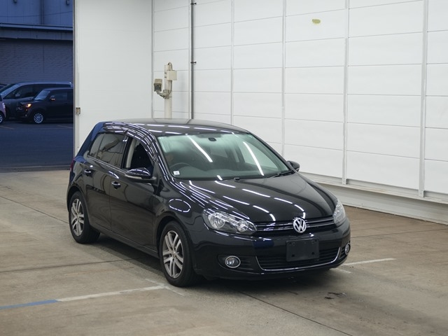 VOLKSWAGEN GOLF 2010